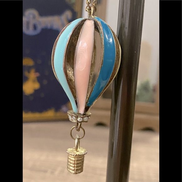Cute and Unique Hot Air Balloon Necklace - Picture 3 of 6